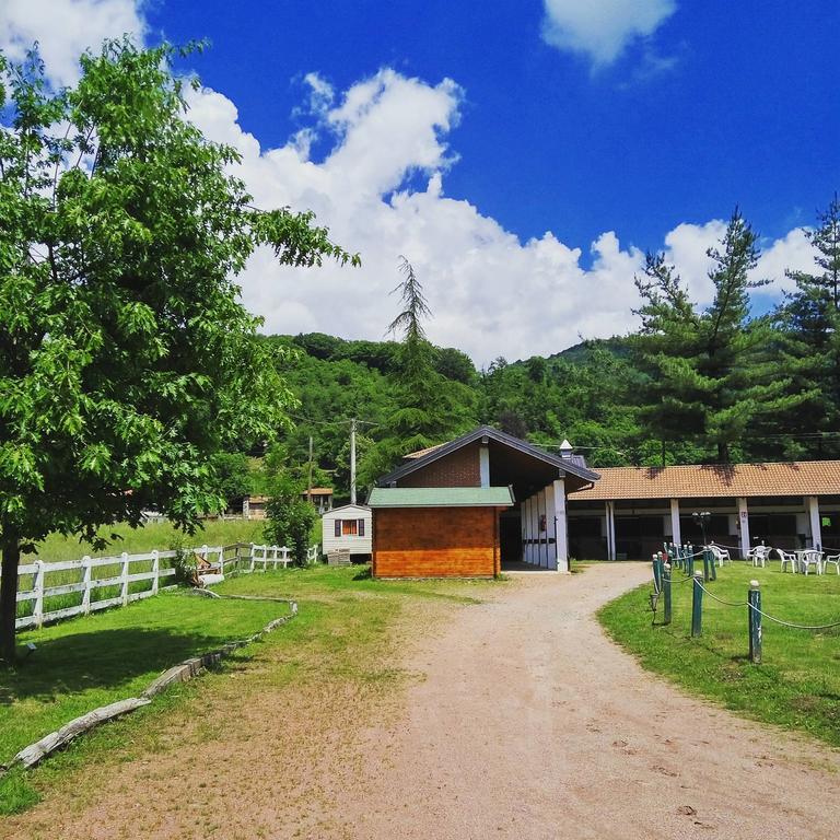 Monteoro Horse Village Ameno Exterior photo